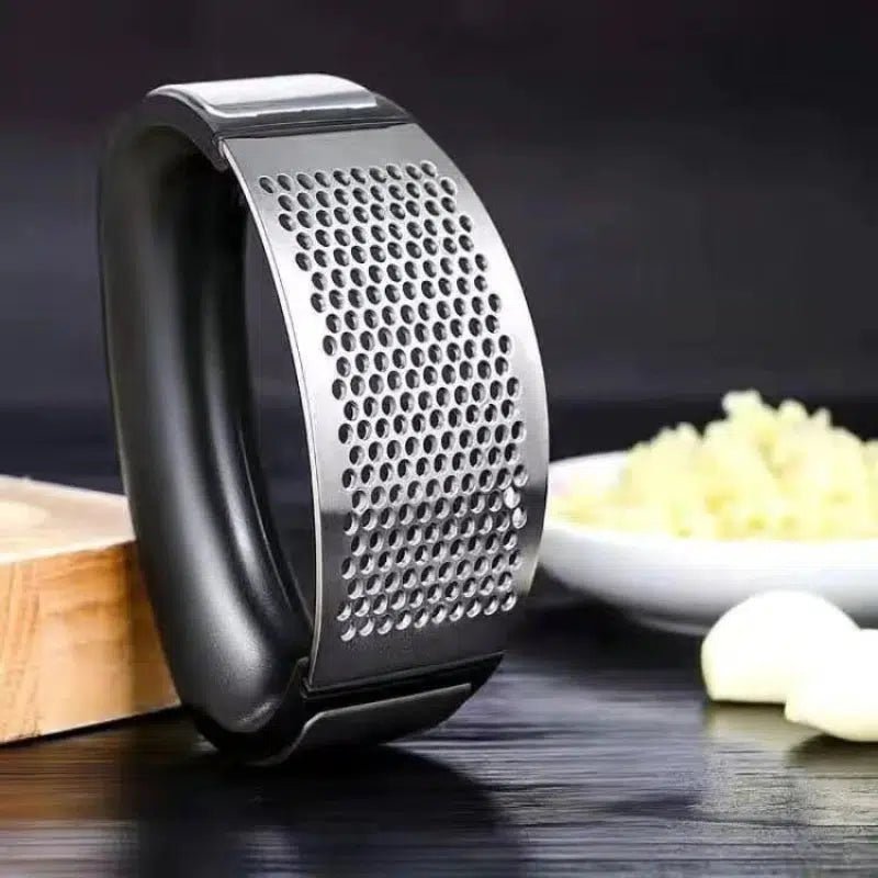 Garlic press crusher
